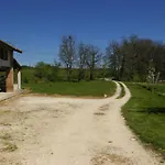 La Ferme De Menoun Bed & Breakfast 3*