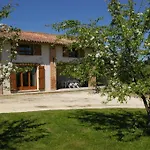 La Ferme De Menoun Bed & Breakfast