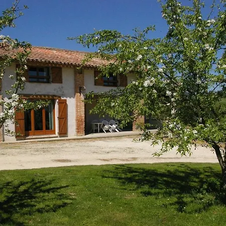 La Ferme De Menoun Bed and Breakfast