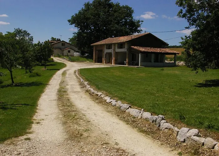 La Ferme De Menoun B&B