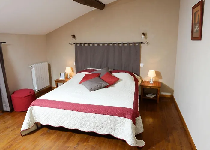 La Ferme De Menoun B&B