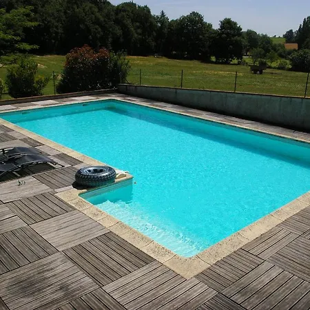 La Ferme De Menoun 3*