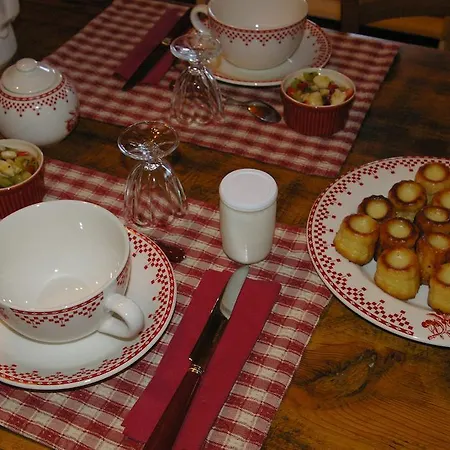 La Ferme De Menoun Alojamento de Acomodação e Pequeno-almoço